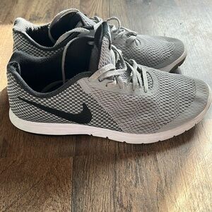 4/$20🥳 Nike Flex Experience RNG women’s size 7